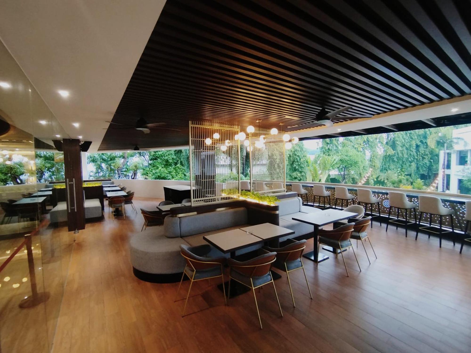 The Sun Hotel Sidoarjo Extérieur photo