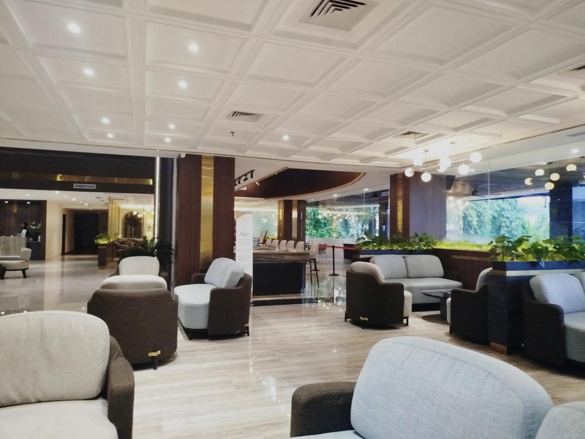 The Sun Hotel Sidoarjo Extérieur photo