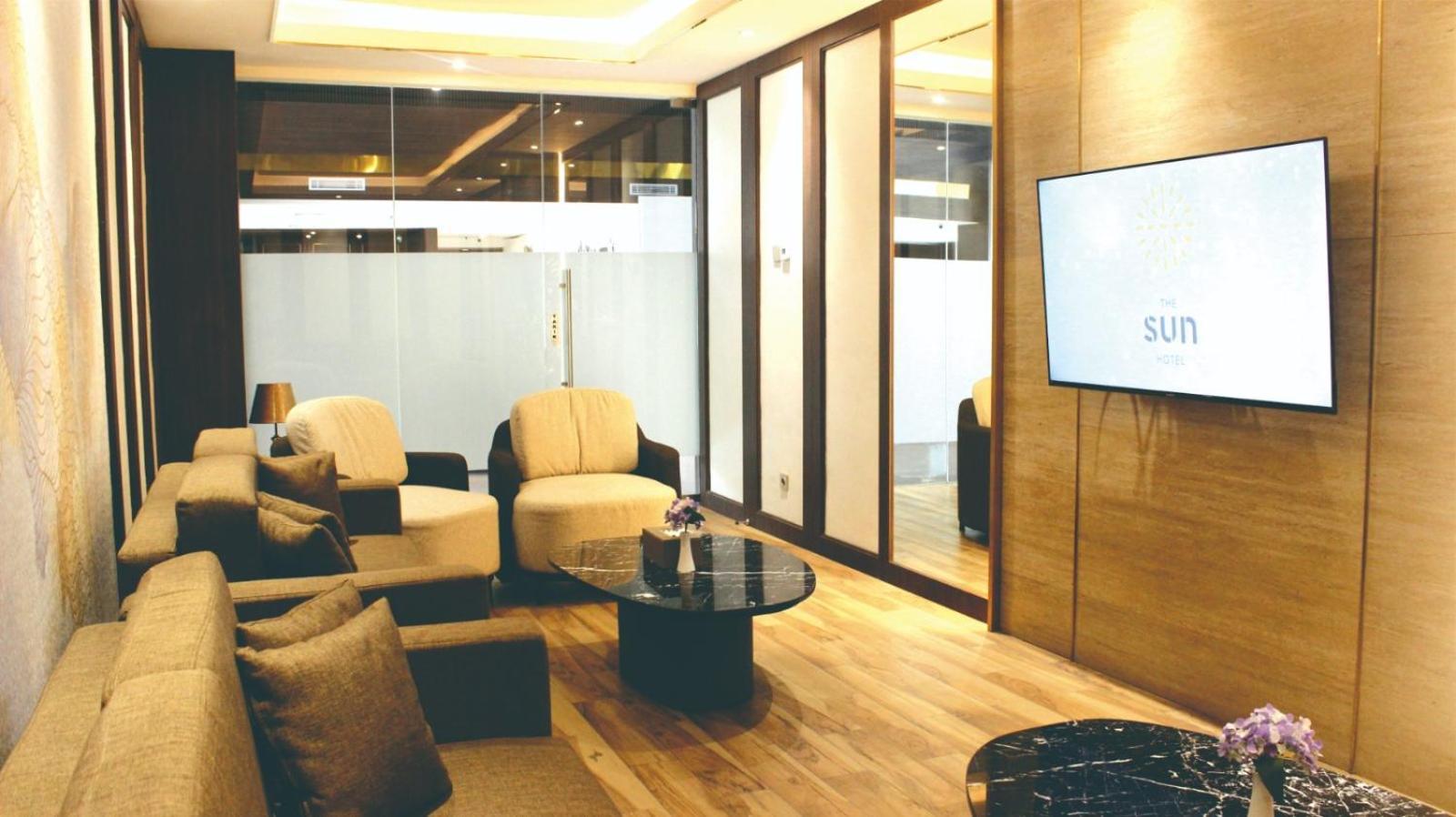 The Sun Hotel Sidoarjo Extérieur photo