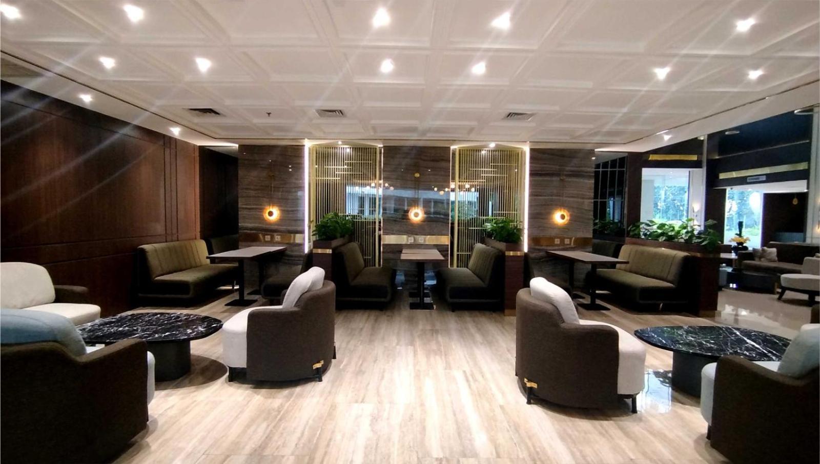 The Sun Hotel Sidoarjo Extérieur photo