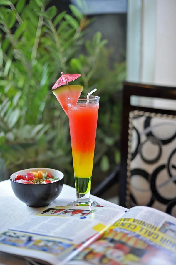 The Sun Hotel Sidoarjo Extérieur photo