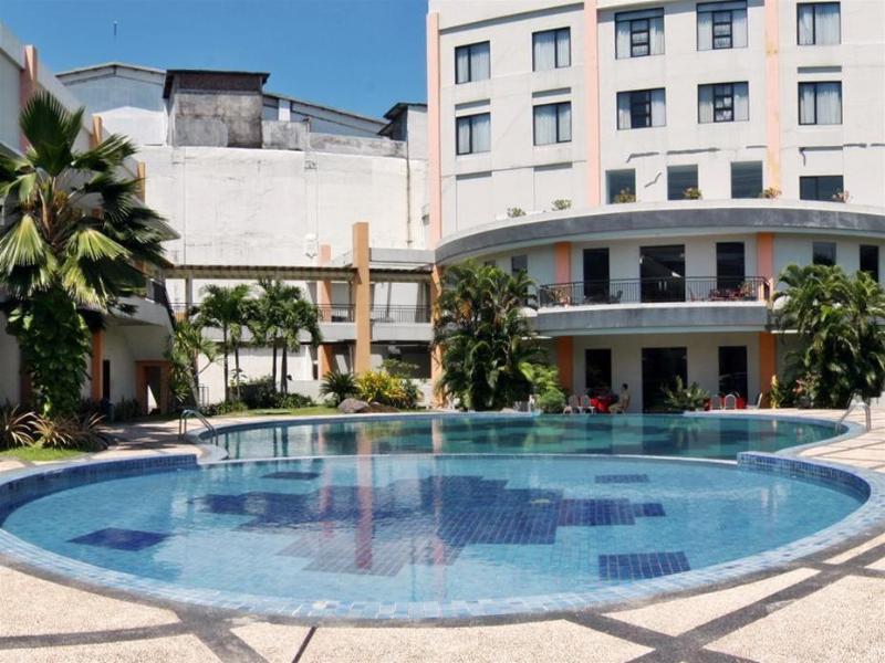 The Sun Hotel Sidoarjo Extérieur photo